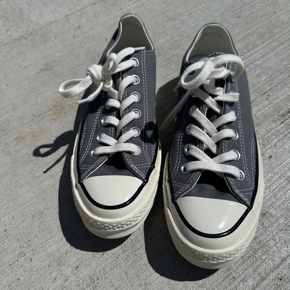 Gray low top converse size womens 7 NWT